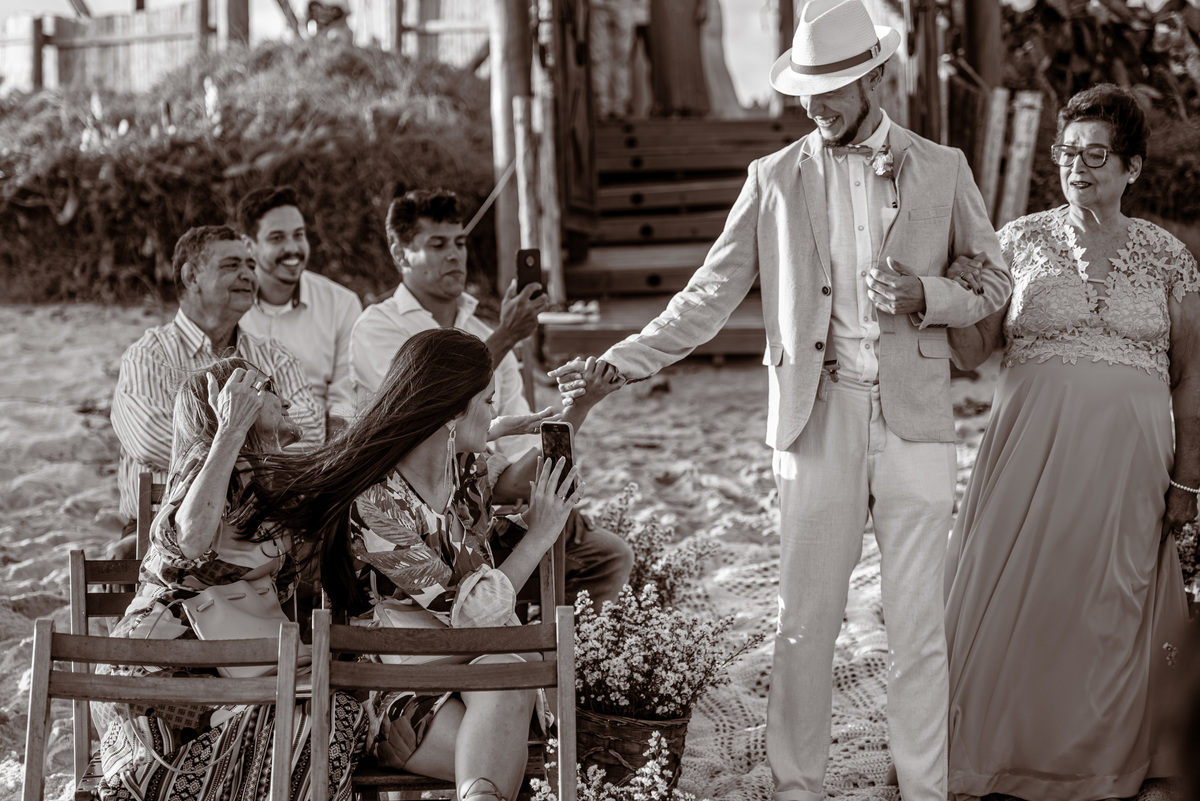 fotografia de casamento na praia | vestido da noiva | douglas felicio  especialista em casamentos | fotografo de casamento no rio de janeiro | maquiagem da noiva | vestido da noiva | casamento na praia | destination wedding |  noivo entrando