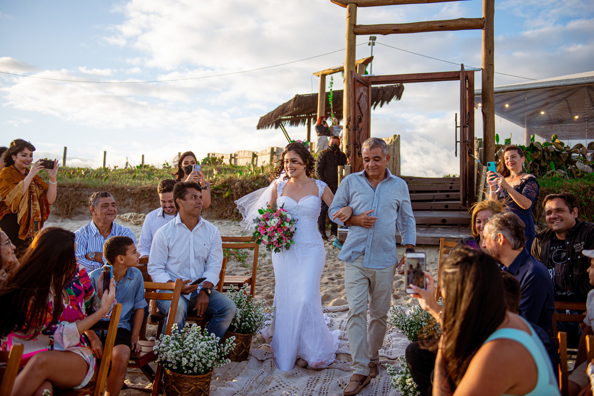 fotografia de casamento na praia | vestido da noiva | douglas felicio  especialista em casamentos | fotografo de casamento no rio de janeiro | maquiagem da noiva | vestido da noiva | casamento na praia | destination wedding |  vestido da noiva linda
