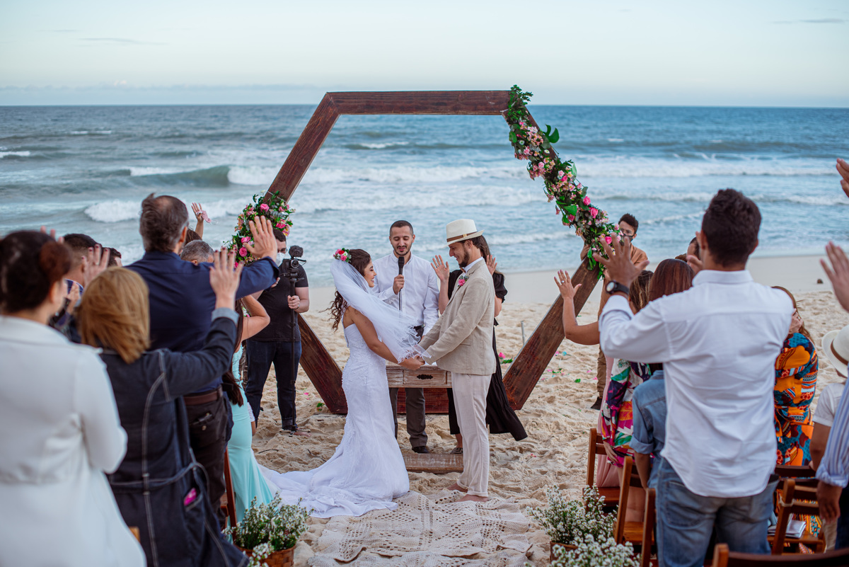 fotografia de casamento na praia | vestido da noiva | douglas felicio  especialista em casamentos | fotografo de casamento no rio de janeiro | maquiagem da noiva | vestido da noiva | casamento na praia | destination wedding |  sonho realizado