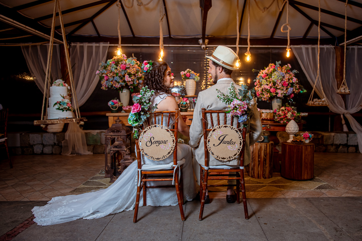fotografia de casamento na praia | vestido da noiva | douglas felicio  especialista em casamentos | fotografo de casamento no rio de janeiro | maquiagem da noiva | vestido da noiva | casamento na praia | destination wedding |  flamulas cadeiras