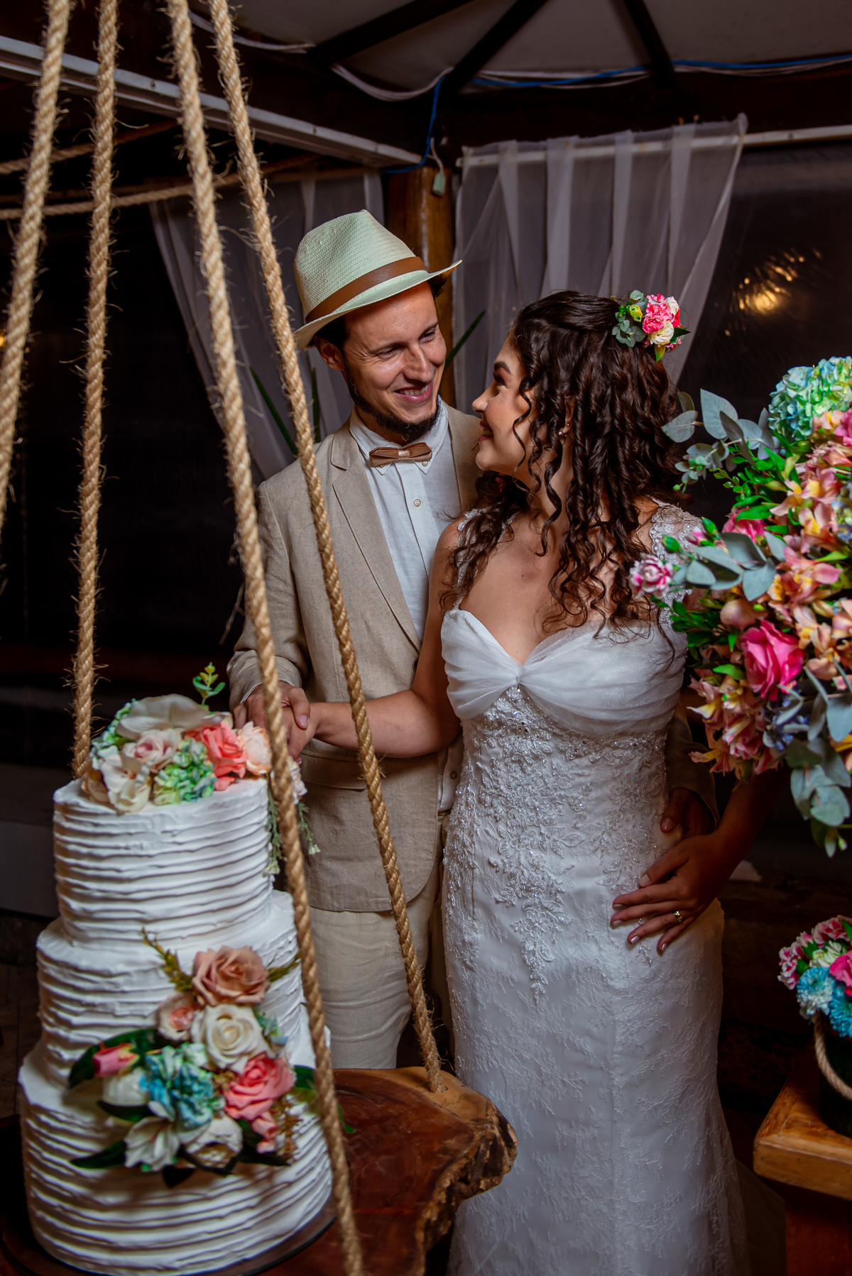 fotografia de casamento na praia | vestido da noiva | douglas felicio  especialista em casamentos | fotografo de casamento no rio de janeiro | maquiagem da noiva | vestido da noiva | casamento na praia | destination wedding |  casamento bolo
