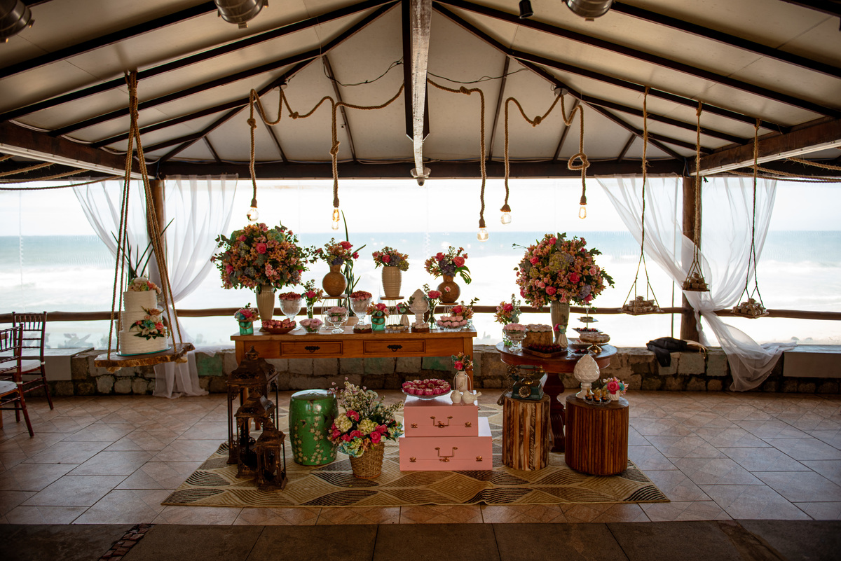 fotografia de casamento na praia | vestido da noiva | douglas felicio  especialista em casamentos | fotografo de casamento no rio de janeiro | maquiagem da noiva | vestido da noiva | casamento na praia | destination wedding | mesa do bolo