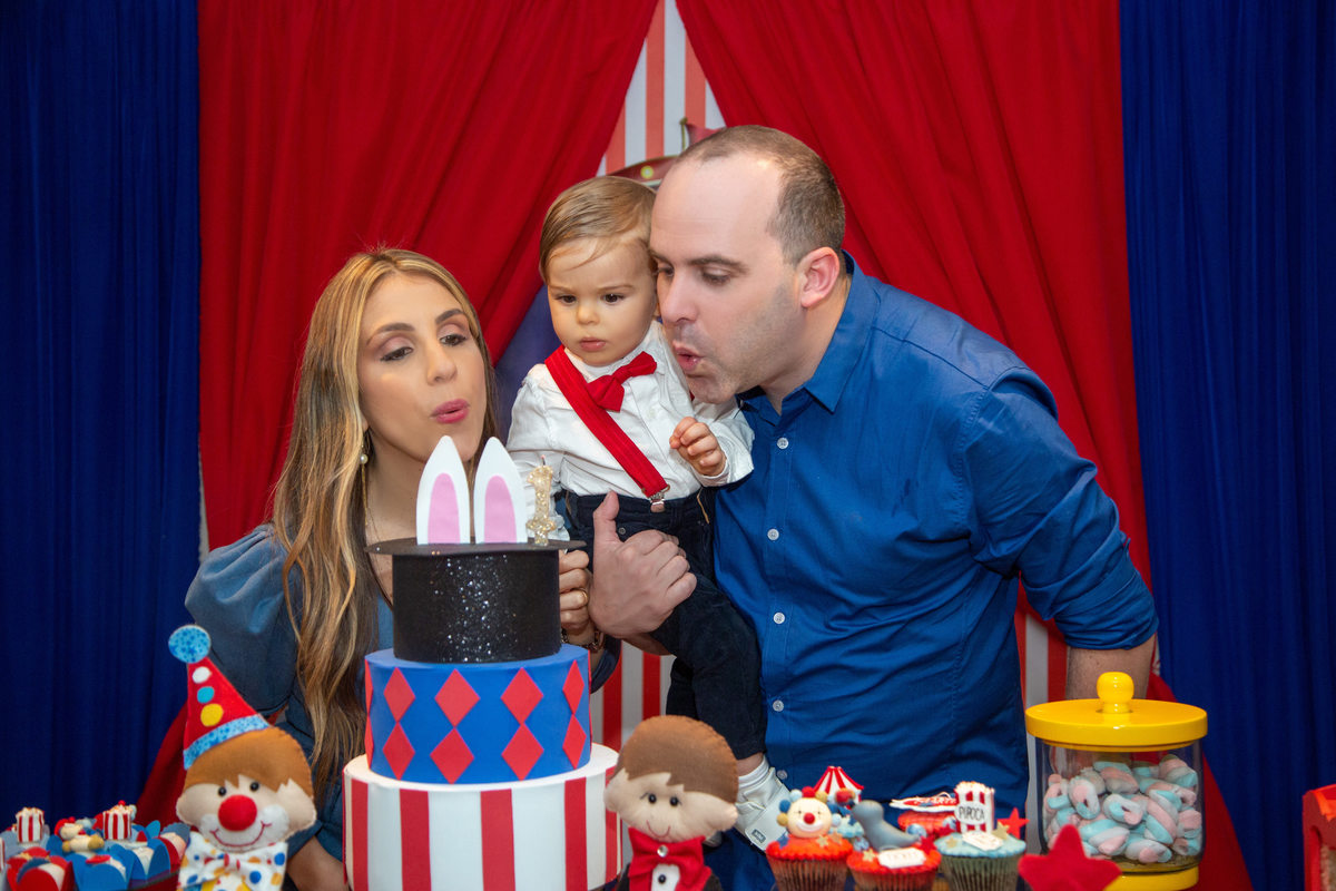 assoprando a velinha