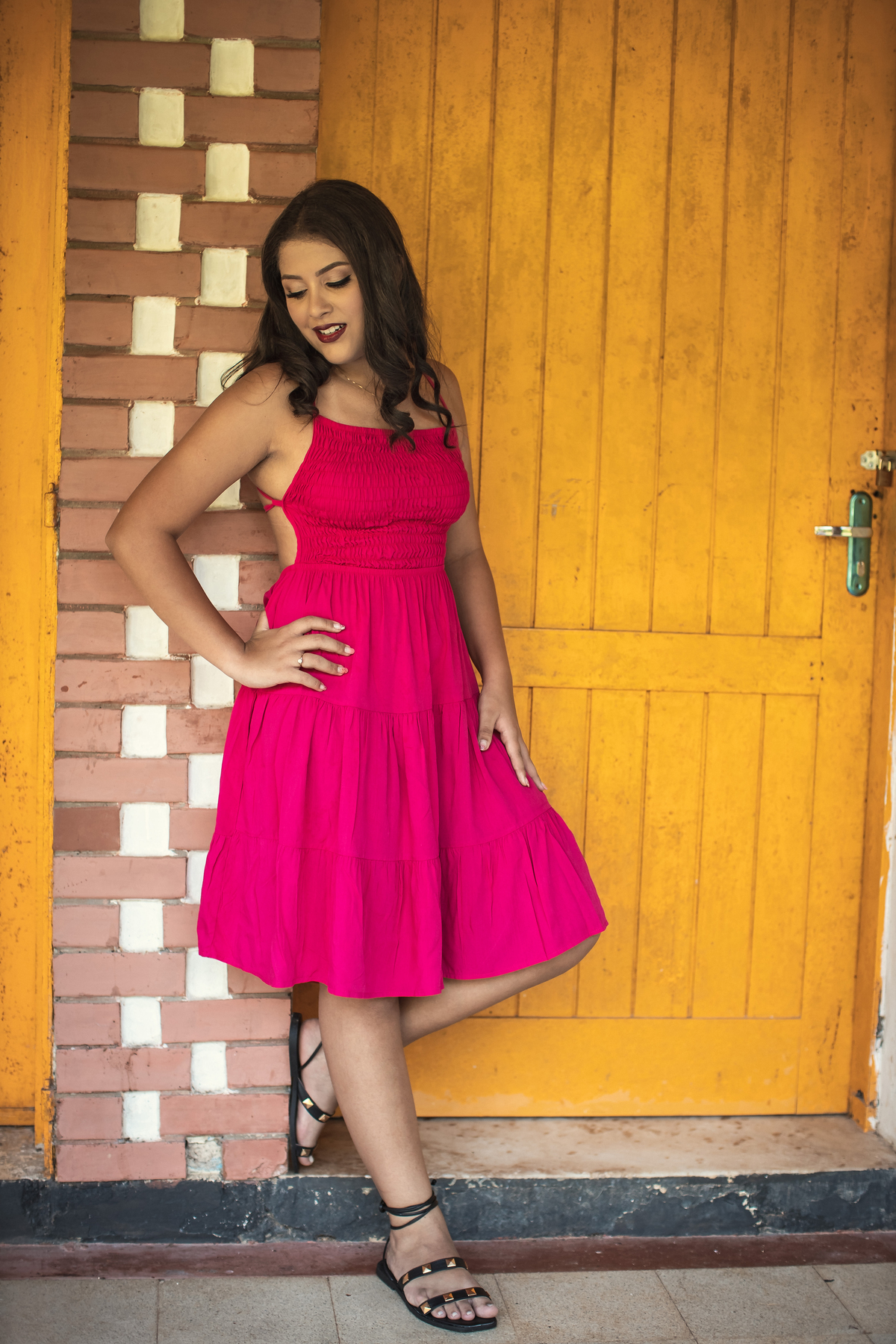 Ensaio de 15 anos ao ar livre na praia de Tamandaré. Se inspire com esse ensaio de debutante, com participação especial da família e pet! Fotografo para 15 anos, fotografia ensaio feminino. 