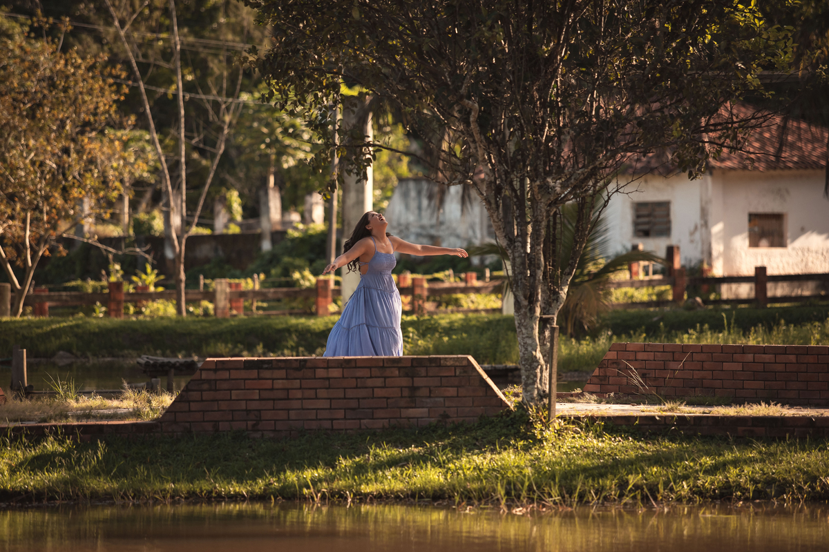 Ensaio de 15 anos ao ar livre na praia de Tamandaré. Se inspire com esse ensaio de debutante, com participação especial da família e pet! Fotografo para 15 anos, fotografia ensaio feminino. 