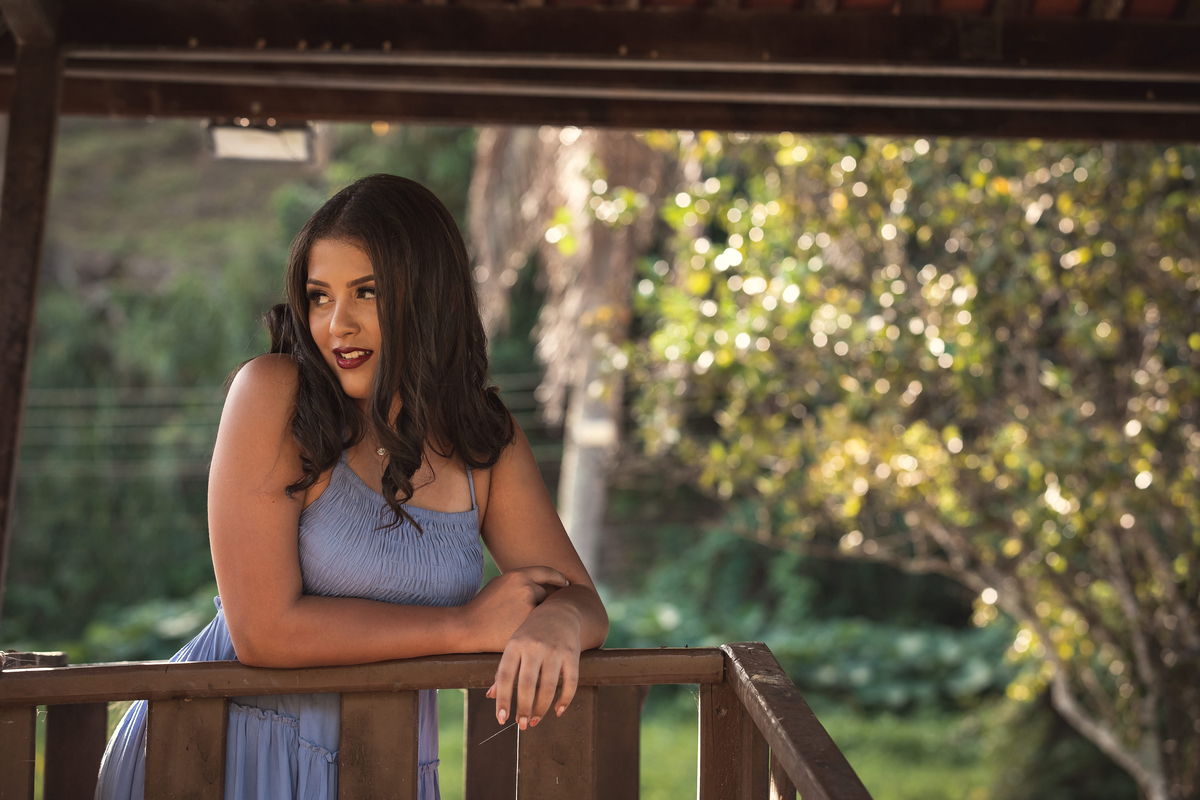 Ensaio de 15 anos ao ar livre na praia de Tamandaré. Se inspire com esse ensaio de debutante, com participação especial da família e pet! Fotografo para 15 anos, fotografia ensaio feminino. 