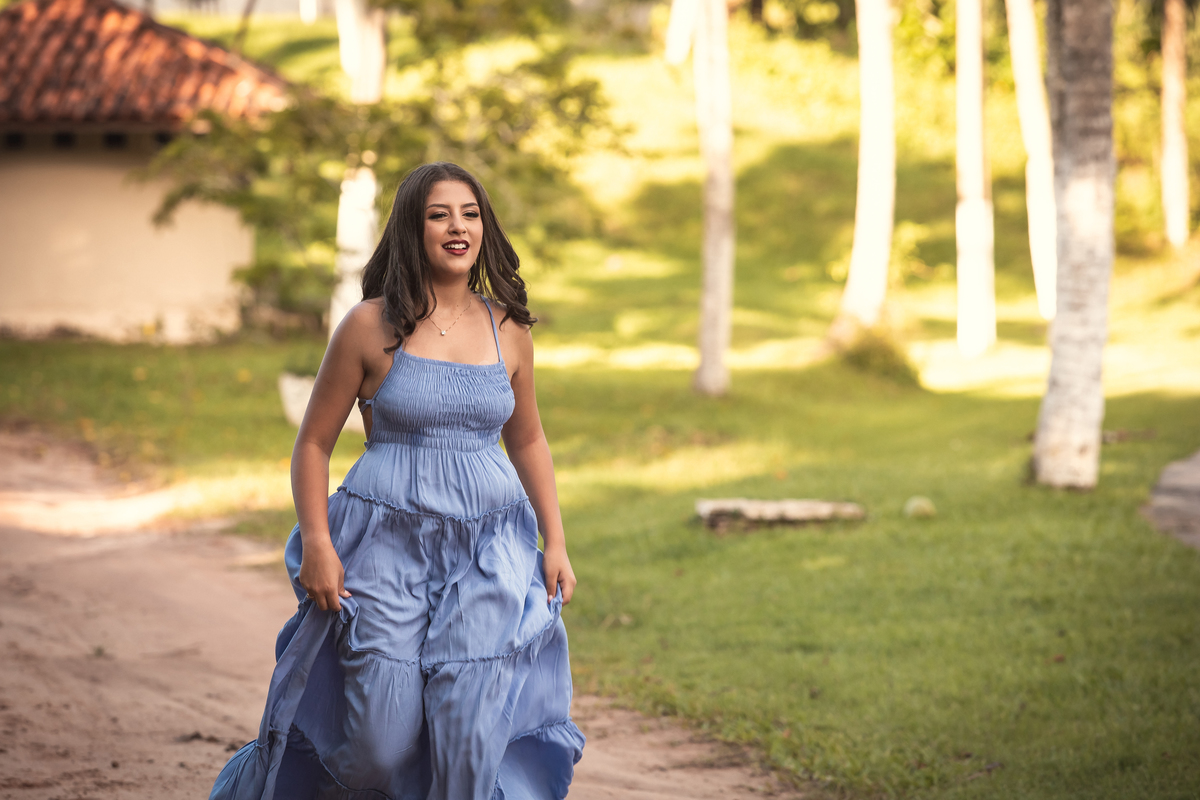 Ensaio de 15 anos ao ar livre na praia de Tamandaré. Se inspire com esse ensaio de debutante, com participação especial da família e pet! Fotografo para 15 anos, fotografia ensaio feminino. 
