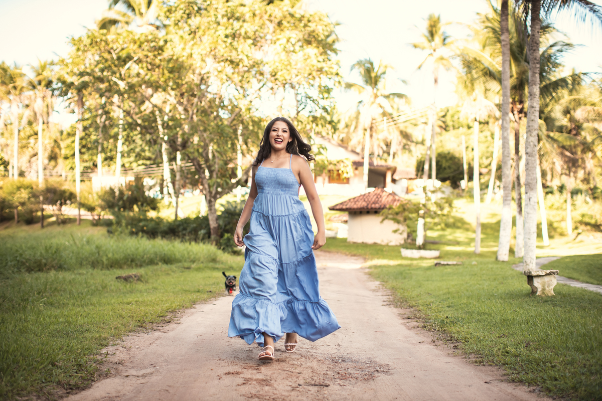Ensaio de 15 anos ao ar livre na praia de Tamandaré. Se inspire com esse ensaio de debutante, com participação especial da família e pet! Fotografo para 15 anos, fotografia ensaio feminino. 