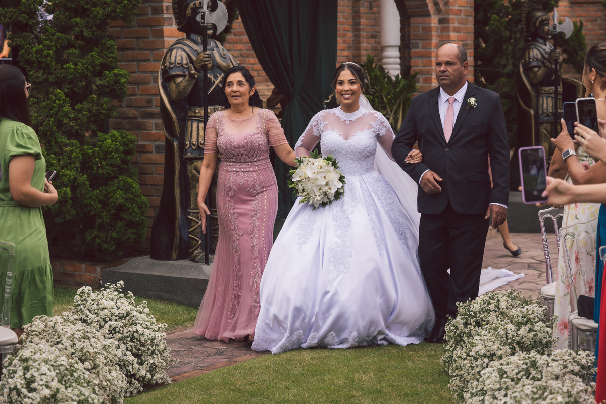 Casamento clássico no Castelo Pargentino em Sairé