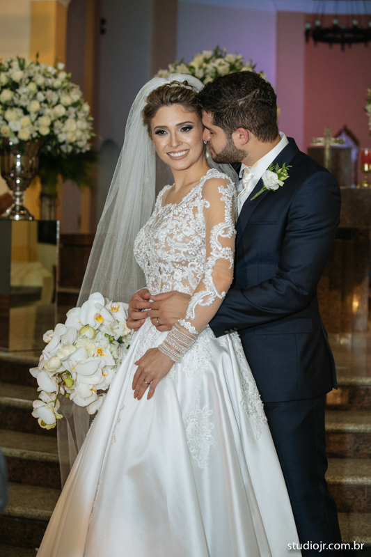 making off da noiva, noiva se arrumando, no quarto com as mães, no quarto com as irmãs , fotos do making of, fotos lindas de casamento noiva entrando no altar, festa de casamento, nara e edjan