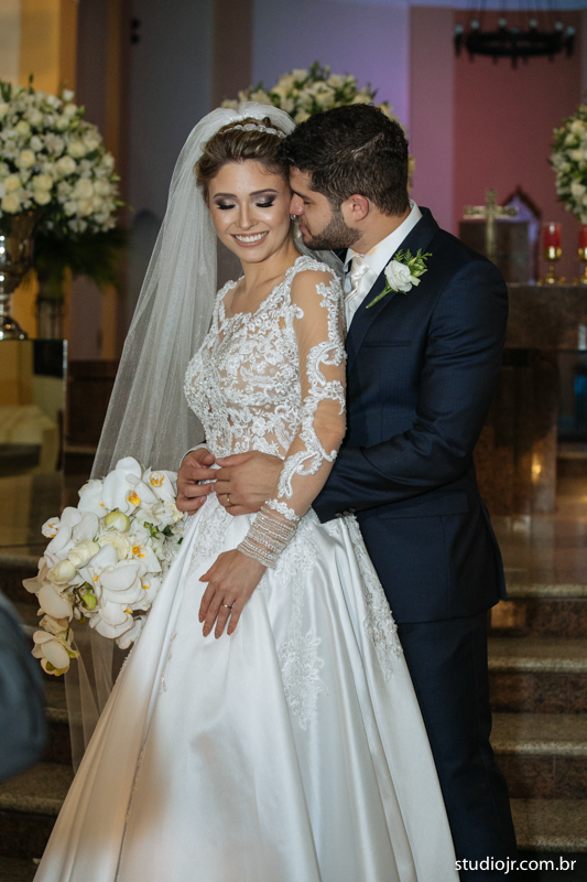 making off da noiva, noiva se arrumando, no quarto com as mães, no quarto com as irmãs , fotos do making of, fotos lindas de casamento noiva entrando no altar, festa de casamento, nara e edjan