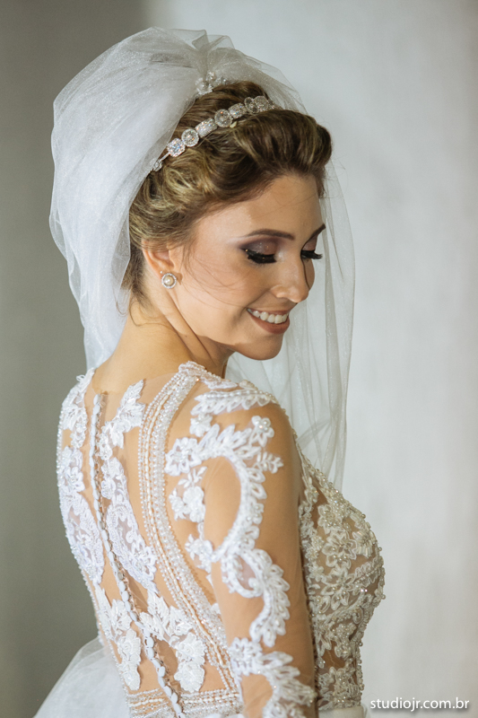 making off da noiva, noiva se arrumando, no quarto com as mães, no quarto com as irmãs , fotos do making of, fotos lindas de casamento noiva entrando no altar, festa de casamento, nara e edjan