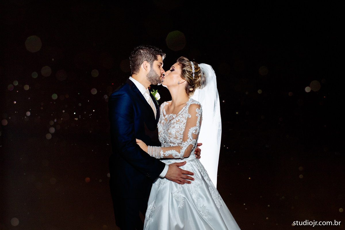 making off da noiva, noiva se arrumando, no quarto com as mães, no quarto com as irmãs , fotos do making of, fotos lindas de casamento noiva entrando no altar, festa de casamento, nara e edjan