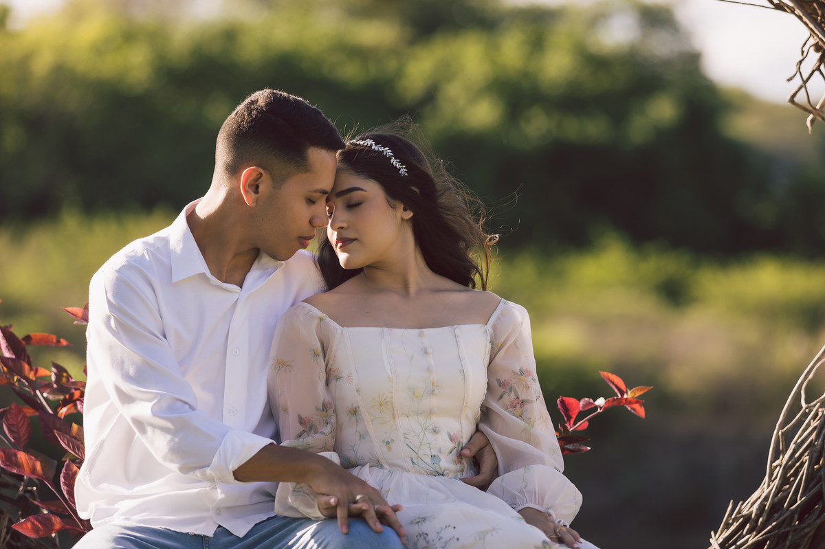 Pré-wedding sob a luz do sol. #PréWedding #Fotógrafo