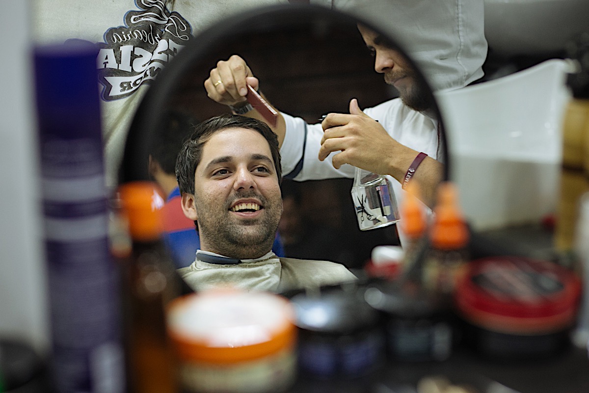 making off da noiva, noiva se arrumando, no quarto com as mães, no quarto com as irmãs , fotos do making of, fotos lindas de casamento noiva entrando no altar, festa de casamento, Samilla e Pipoca