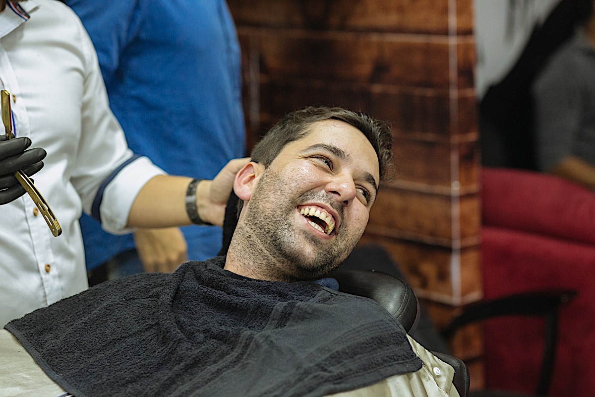 making off da noiva, noiva se arrumando, no quarto com as mães, no quarto com as irmãs , fotos do making of, fotos lindas de casamento noiva entrando no altar, festa de casamento, Samilla e Pipoca