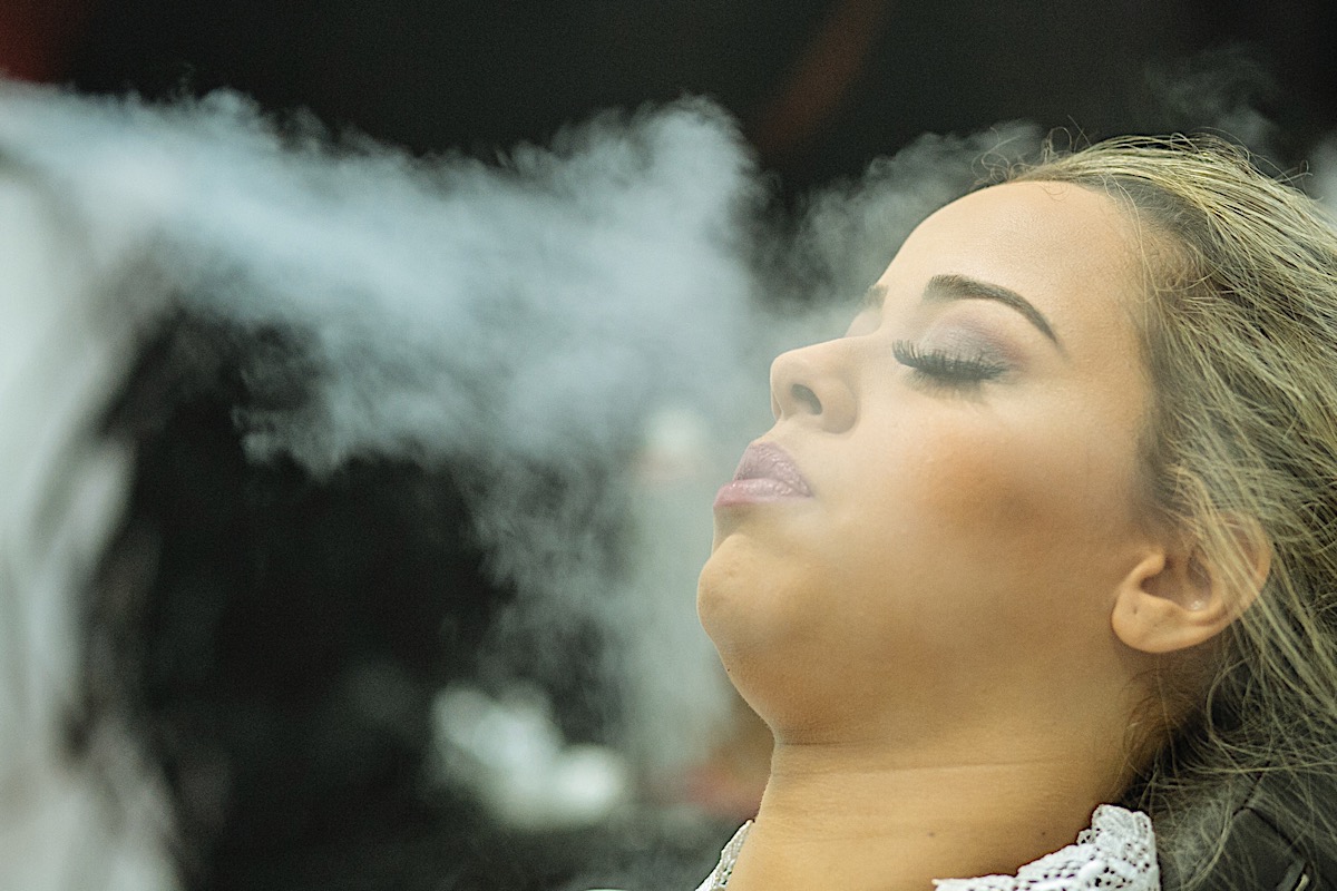 making off da noiva, noiva se arrumando, no quarto com as mães, no quarto com as irmãs , fotos do making of, fotos lindas de casamento noiva entrando no altar, festa de casamento, Samilla e Pipoca