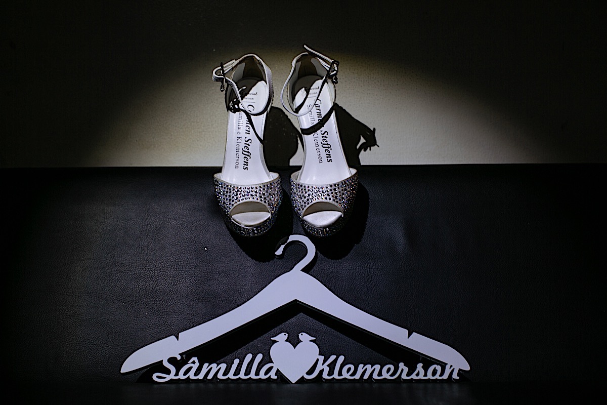 making off da noiva, noiva se arrumando, no quarto com as mães, no quarto com as irmãs , fotos do making of, fotos lindas de casamento noiva entrando no altar, festa de casamento, Samilla e Pipoca