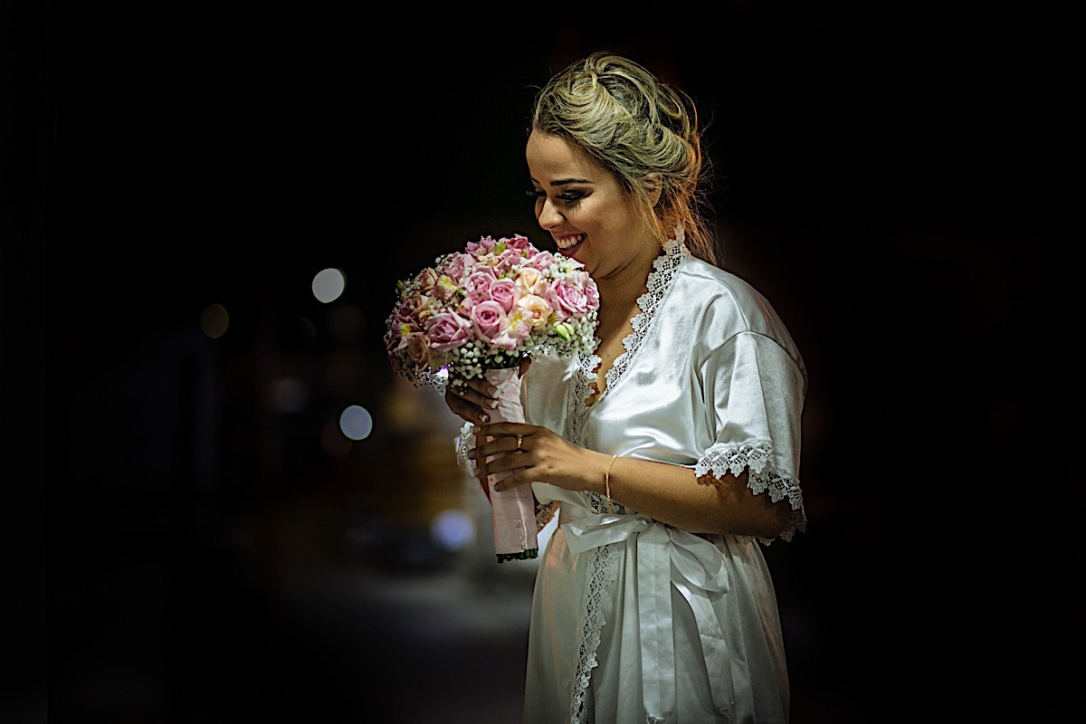 making off da noiva, noiva se arrumando, no quarto com as mães, no quarto com as irmãs , fotos do making of, fotos lindas de casamento noiva entrando no altar, festa de casamento, Samilla e Pipoca