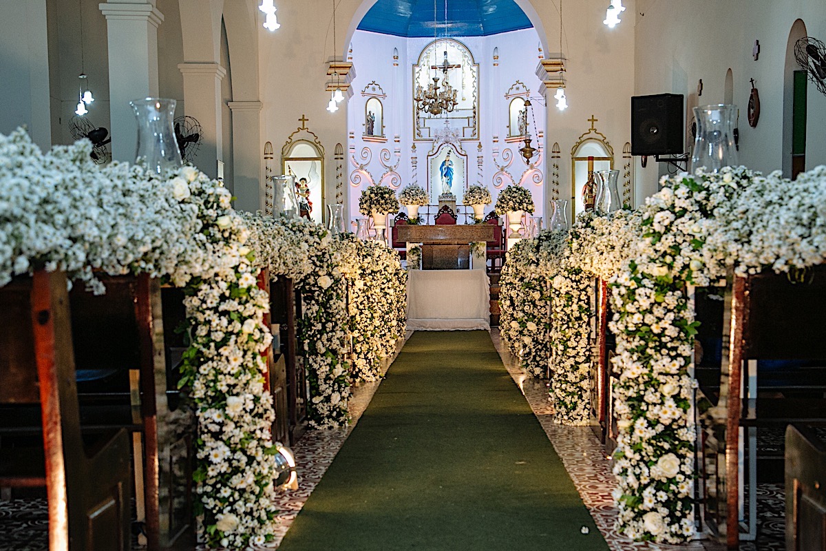 making off da noiva, noiva se arrumando, no quarto com as mães, no quarto com as irmãs , fotos do making of, fotos lindas de casamento noiva entrando no altar, festa de casamento, Samilla e Pipoca