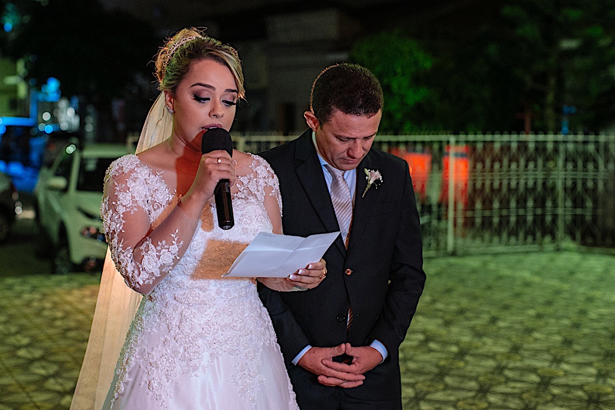 making off da noiva, noiva se arrumando, no quarto com as mães, no quarto com as irmãs , fotos do making of, fotos lindas de casamento noiva entrando no altar, festa de casamento, Samilla e Pipoca