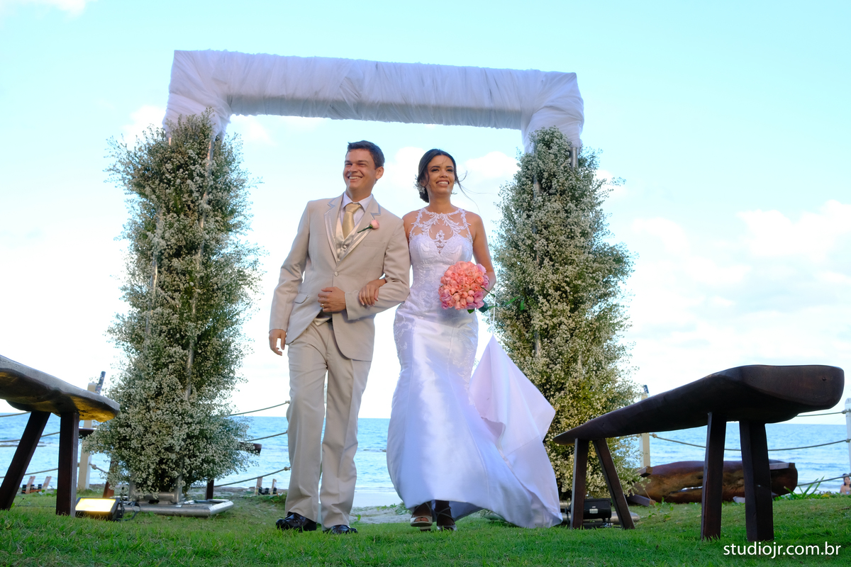 Casamento na praia dos carneiros, em tamandaré , casamento na praia studojr fotografo de casamento