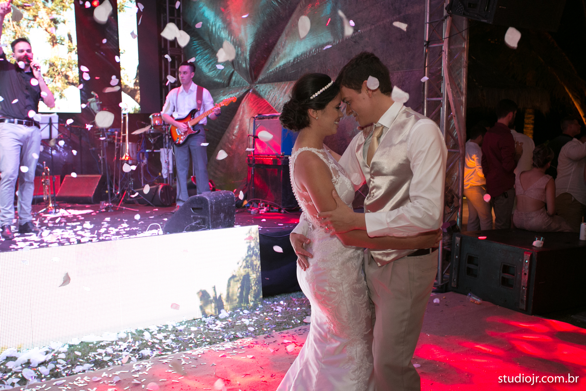 Casamento na praia dos carneiros, em tamandaré , casamento na praia studojr fotografo de casamento