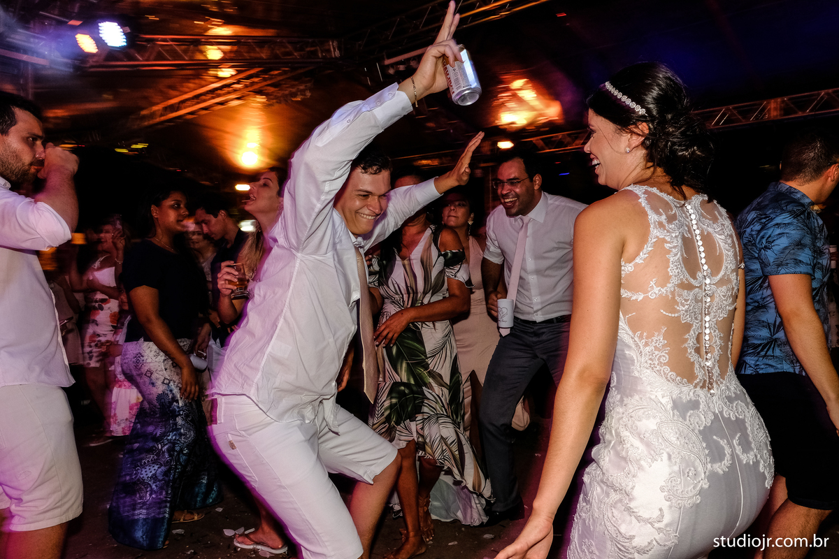 Casamento na praia dos carneiros, em tamandaré , casamento na praia studojr fotografo de casamento