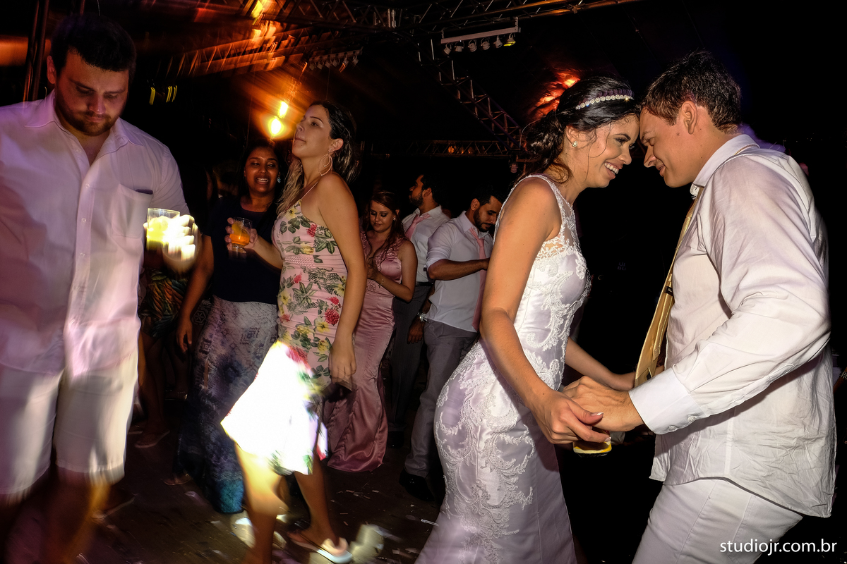 Casamento na praia dos carneiros, em tamandaré , casamento na praia studojr fotografo de casamento