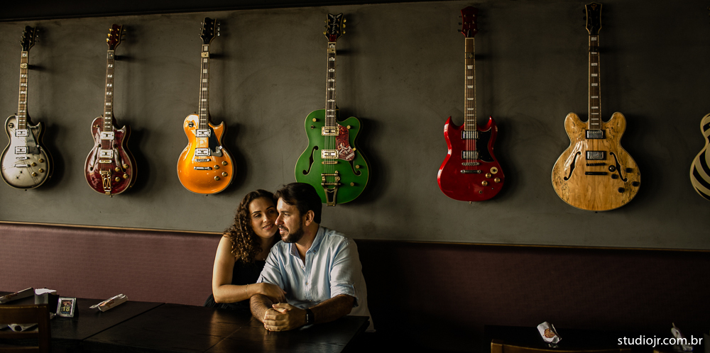 ensaio casal pre casamento na panela do poço em Recife