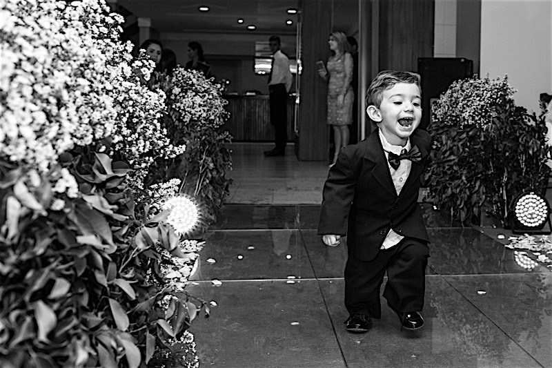 page entrando na igreja, casamento, studiojr em toritama fotografo em Pernambuco
