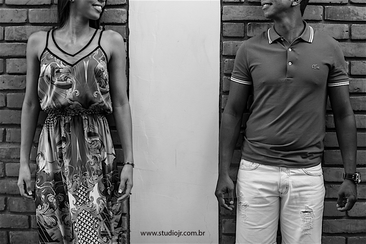 foto preto em branco pre casamento em porto de galinhas casal Maria luiza e Adiel, foto do studiojr fotografo casamento, caruaru , gravatá, Recife