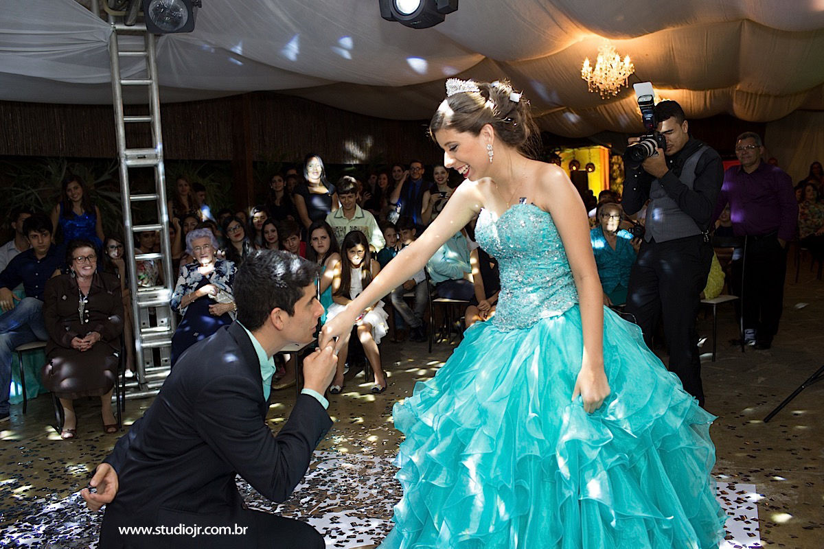15 anos Marina em Taquaritinga,Fotografo de 15 anos, fotos de casamento, 15 anos, debutante, fotos modernas, fotos descontraidas, aniversarios, valsa, dança maluca, dança , fotografo de casamento em caruaru,melhor fotografo de caruaru, torit