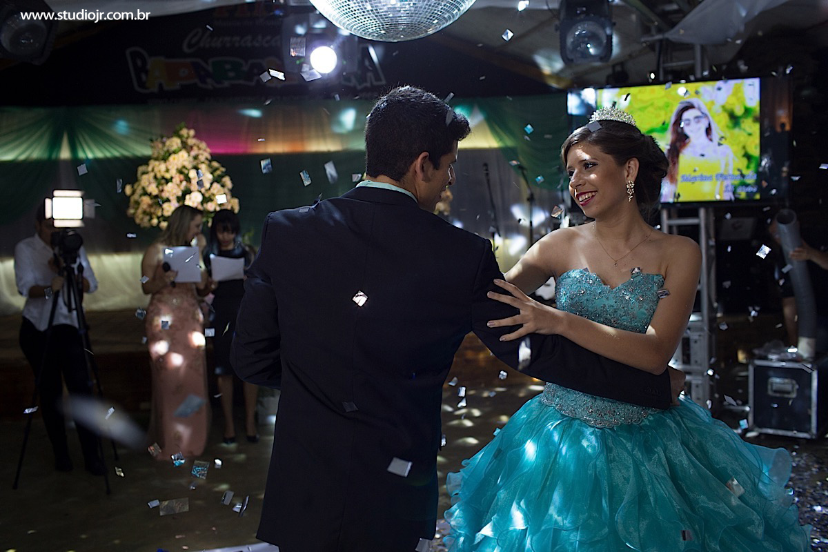 15 anos Marina em Taquaritinga,Fotografo de 15 anos, fotos de casamento, 15 anos, debutante, fotos modernas, fotos descontraidas, aniversarios, valsa, dança maluca, dança , fotografo de casamento em caruaru,melhor fotografo de caruaru, torit