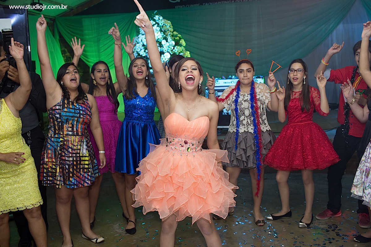 15 anos Marina em Taquaritinga,Fotografo de 15 anos, fotos de casamento, 15 anos, debutante, fotos modernas, fotos descontraidas, aniversarios, valsa, dança maluca, dança , fotografo de casamento em caruaru,melhor fotografo de caruaru, torit