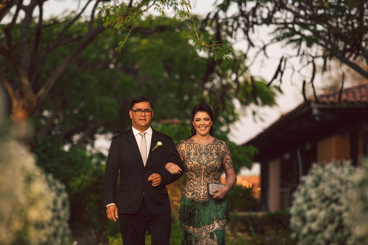 Casamento no campo, casamento ao ar livre, casamento de dia, casamento com por do sol, casamento no Hotel Fazenda Santa Fé, casamento na praia , foto de casamento,  como fazer um casamento ao ar livre, decoração casamento ao ar livre