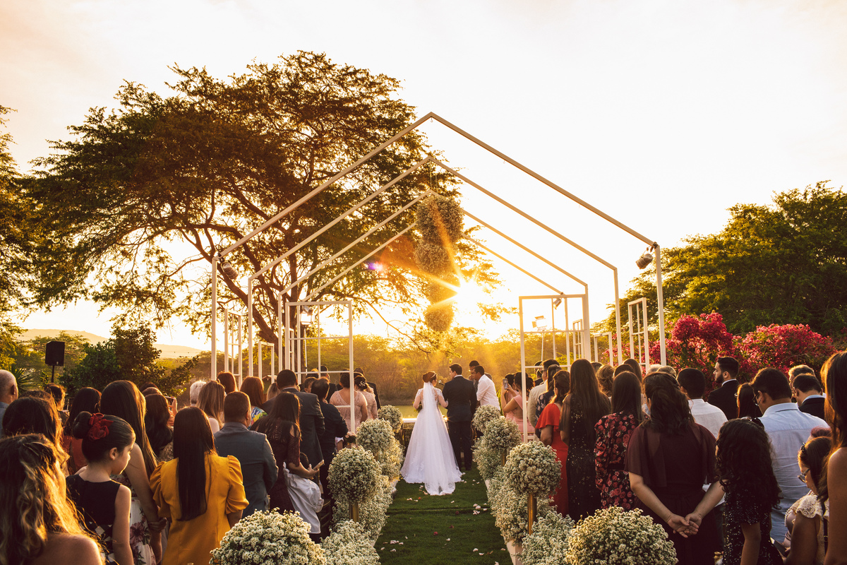 Casamento no campo, casamento ao ar livre, casamento de dia, casamento com por do sol, casamento no Hotel Fazenda Santa Fé, casamento na praia , foto de casamento,  como fazer um casamento ao ar livre, decoração casamento ao ar livre