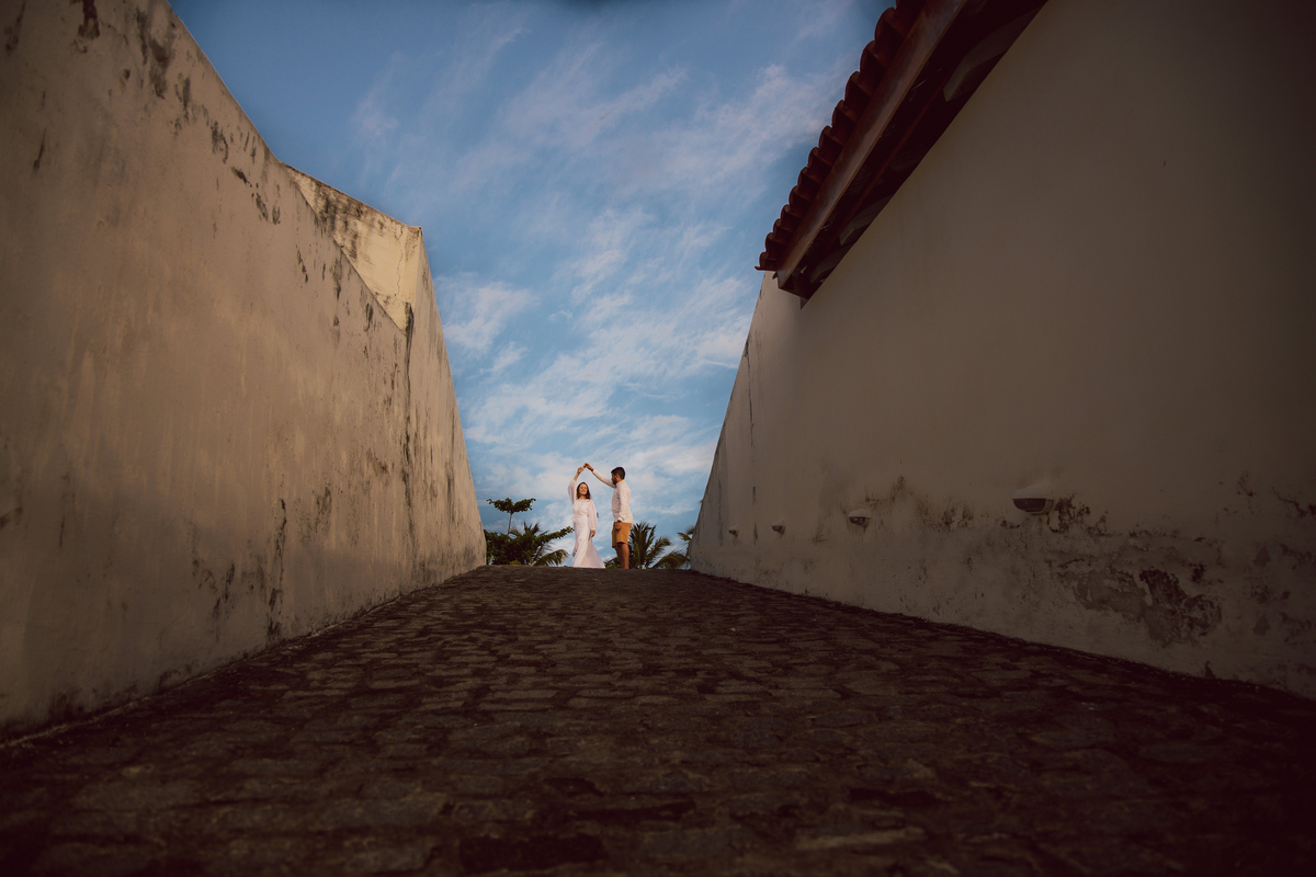 Pré Wedding ao ar livre na praia dos Carneiros em Pernambuco