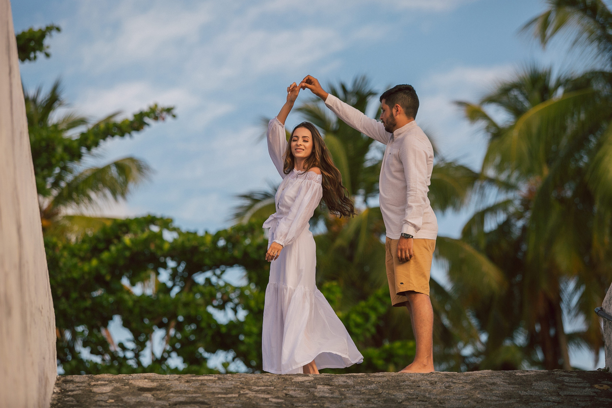 Pré Wedding ao ar livre na praia dos Carneiros em Pernambuco