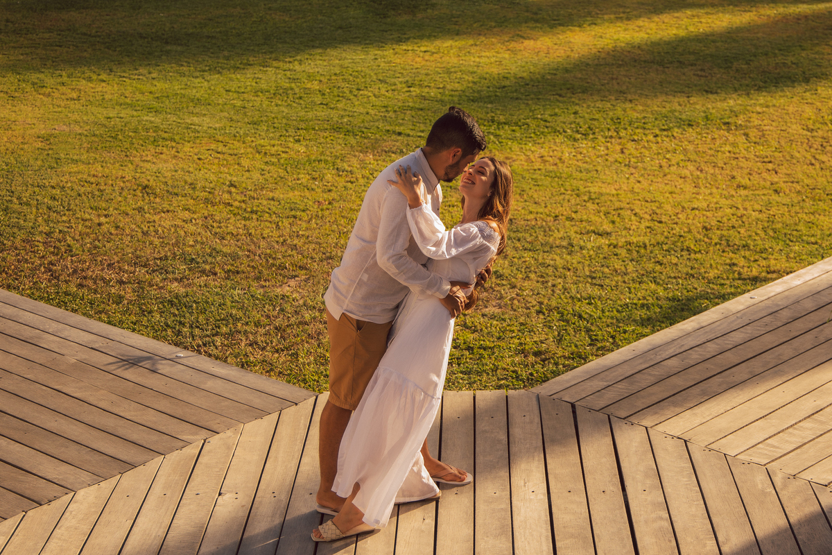 Pré Wedding ao ar livre na praia dos Carneiros em Pernambuco