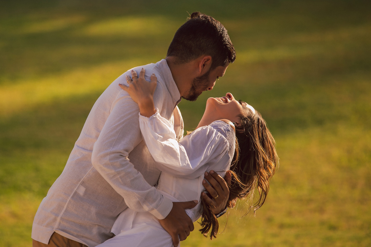 Pré Wedding ao ar livre na praia dos Carneiros em Pernambuco
