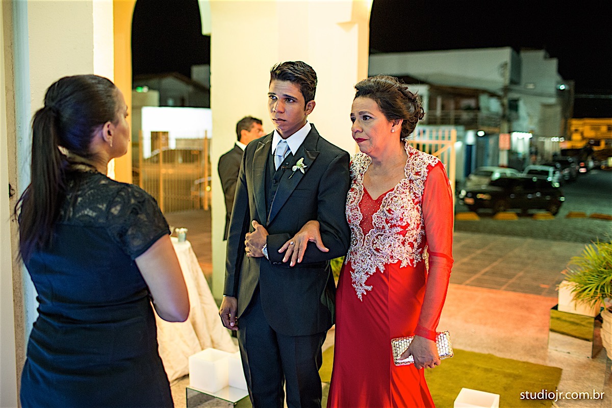 fotos na igreja nos preparativos do casamento, momentos antes