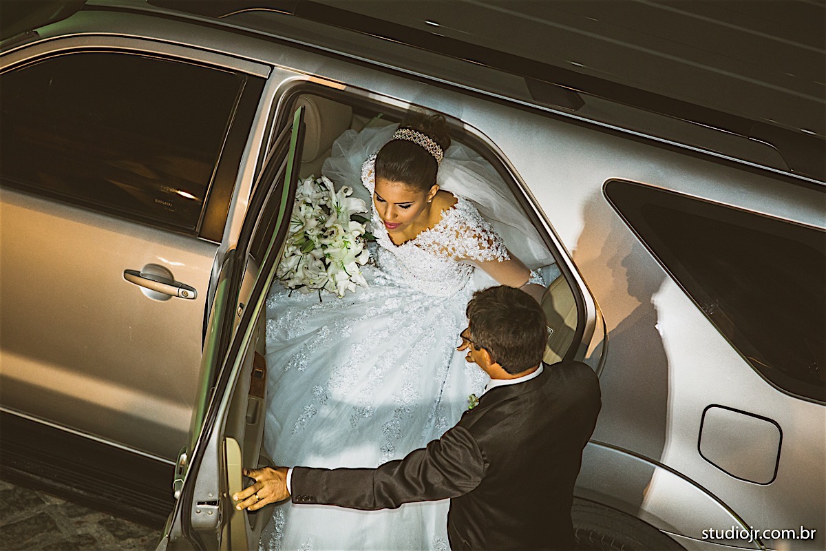 entrada da noiva na igreja