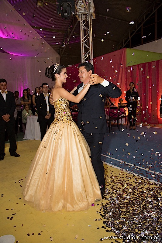 Fotografo de aniversarios, festa de 15 anos, debutante, book 15 anos,
melhor fotografo Pernambuco, Fotografo caruaru, Toritama, Santa cruz,