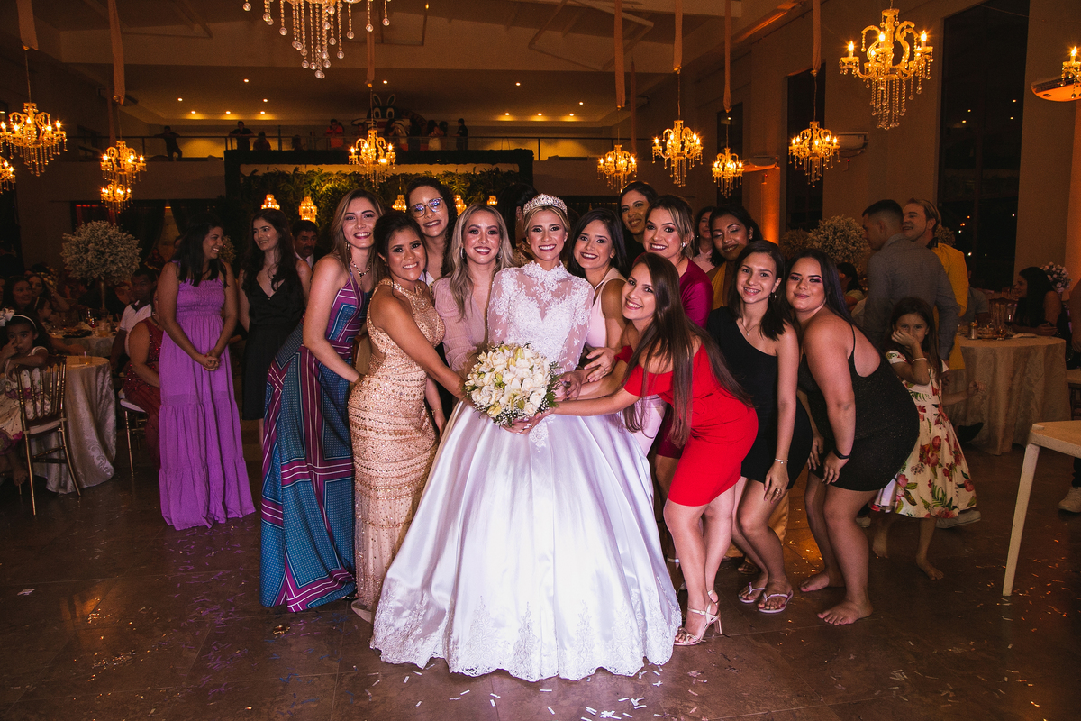 Casamento em toritama - Casamento clássico - Fotógrafo de casamento- Fotografo em toritama- noiva - casamento dos sonhos - casamento na igreja-  decoração de casamento - fotografia de casamento- making of noiva