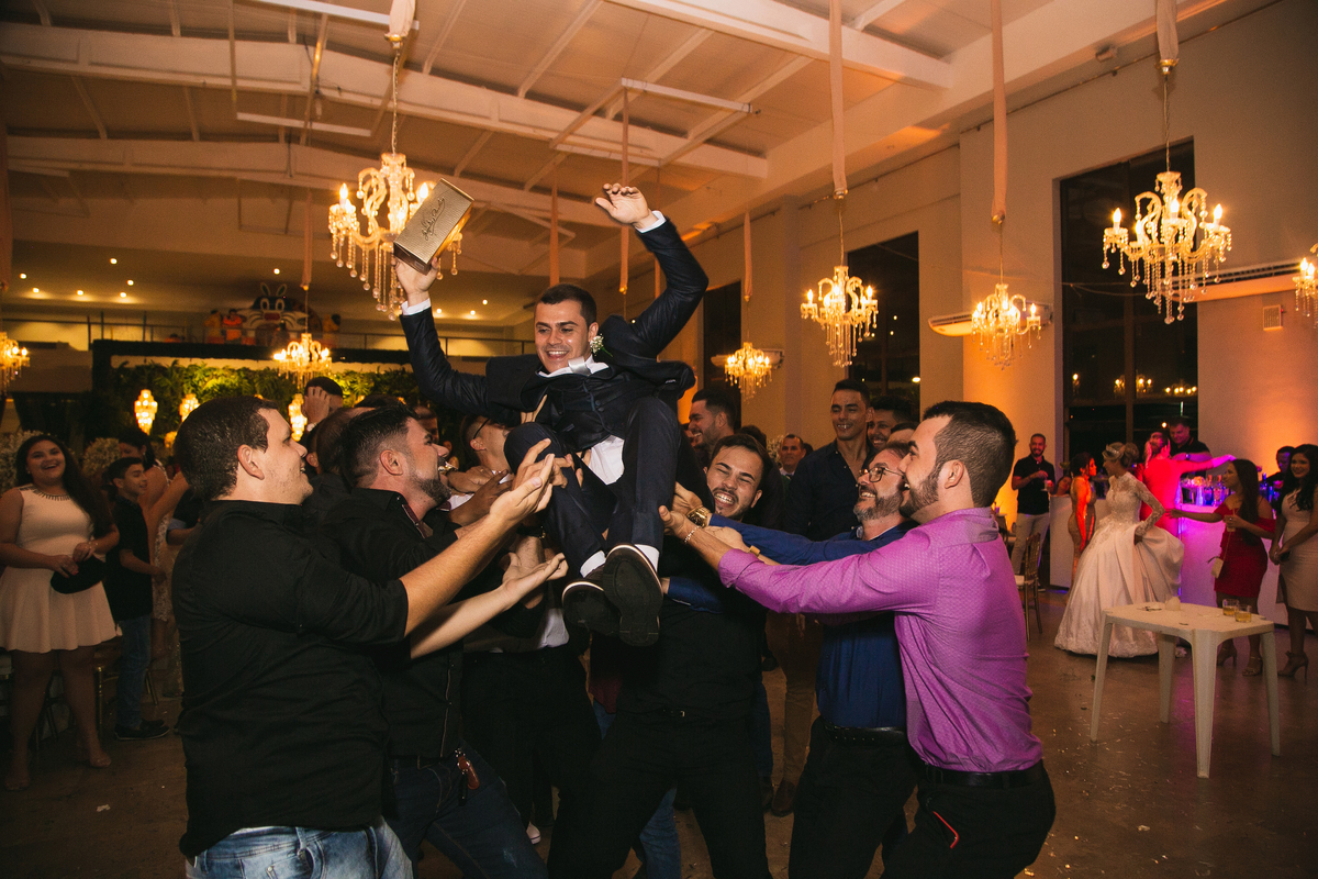 Casamento em toritama - Casamento clássico - Fotógrafo de casamento- Fotografo em toritama- noiva - casamento dos sonhos - casamento na igreja-  decoração de casamento - fotografia de casamento- making of noiva