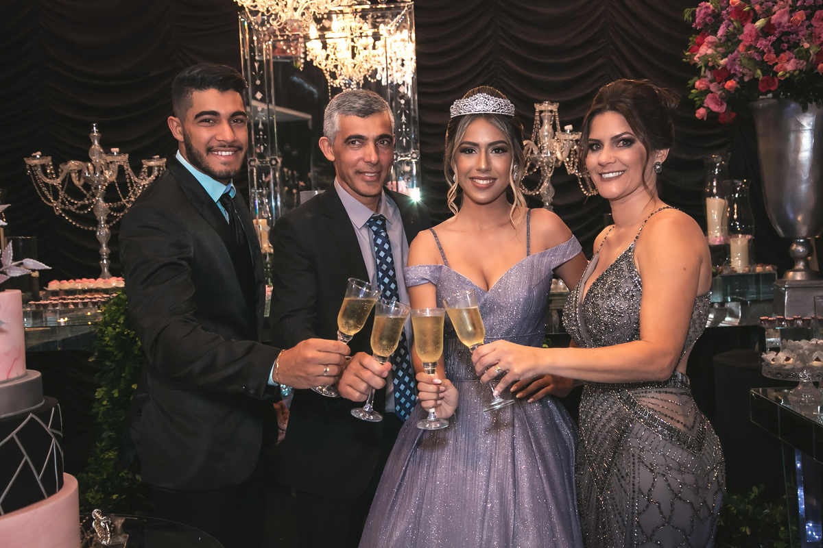 Festa de 15 anos da debutante Helloah em Santa Cruz do Capibaribe - PE 