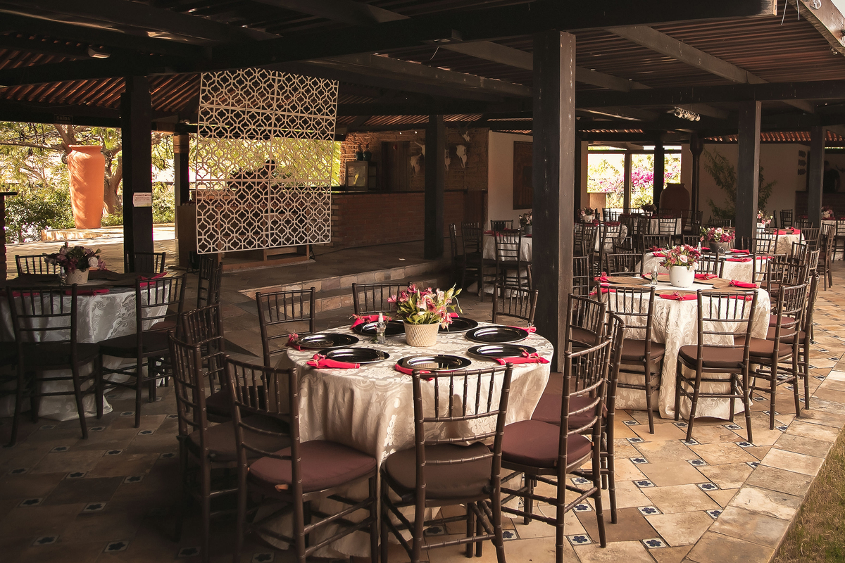 Casamento ao ar livre na Fazenda Santa Fé - PE 