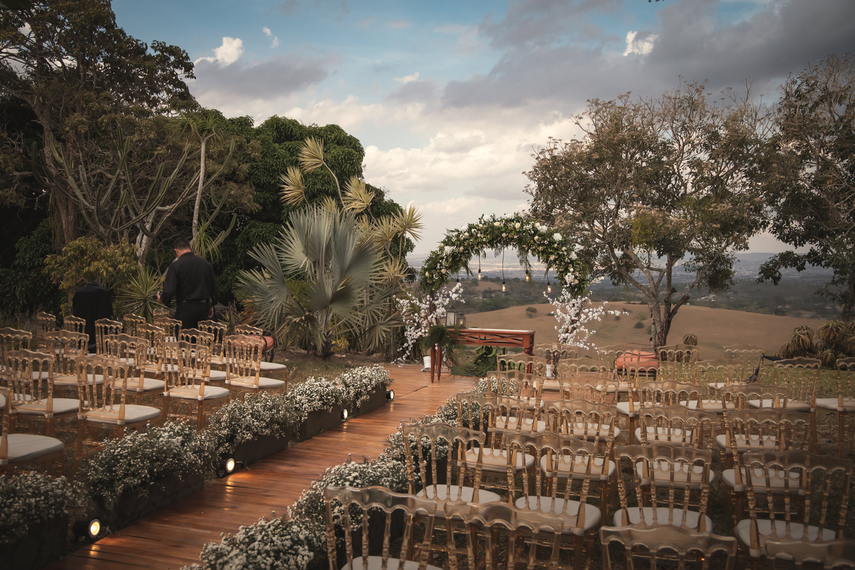 Casamento ao ar livre! 
#fotógrafodecasamento #casamentoaoarlivre 