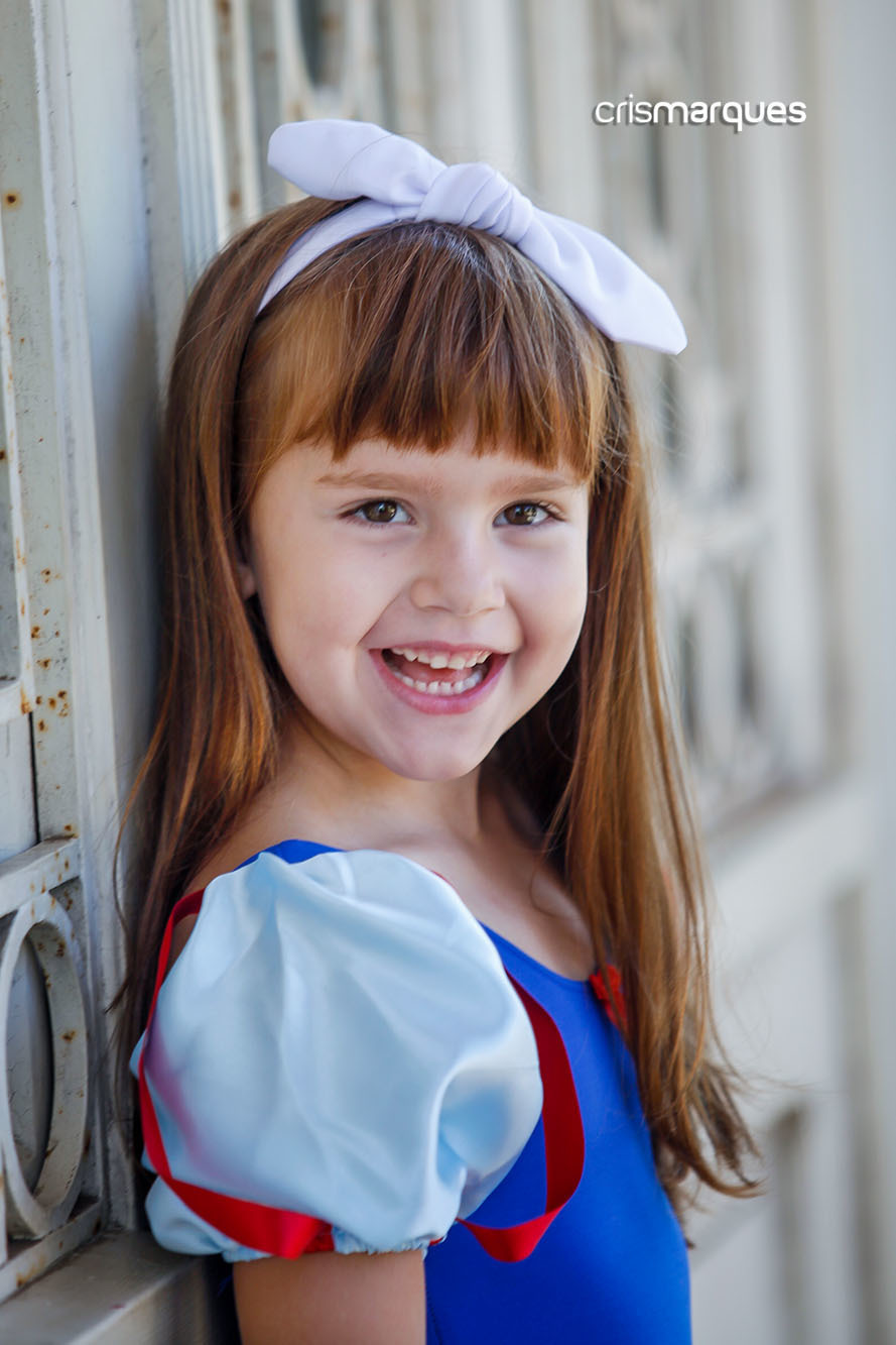 Bianca linda no seu book infantil